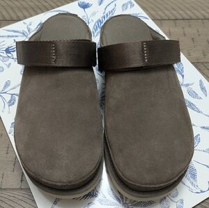 UGG Goldenstar Clog Women's 10 Hickory